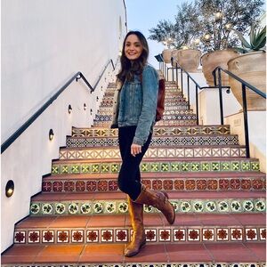 Meet your Posher, Daniela